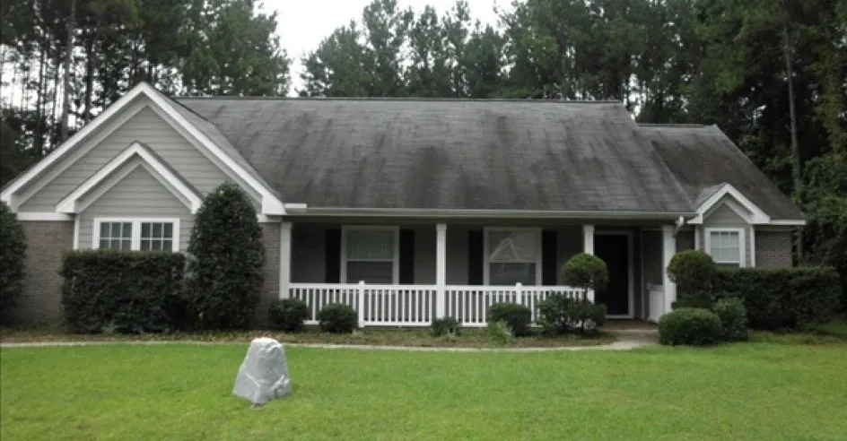 Ranch home roof before cleaning